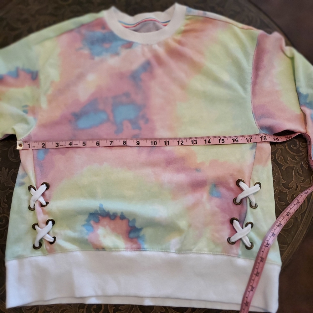 Tie Dye Lightweight Sweatshirt w/criss cross laces